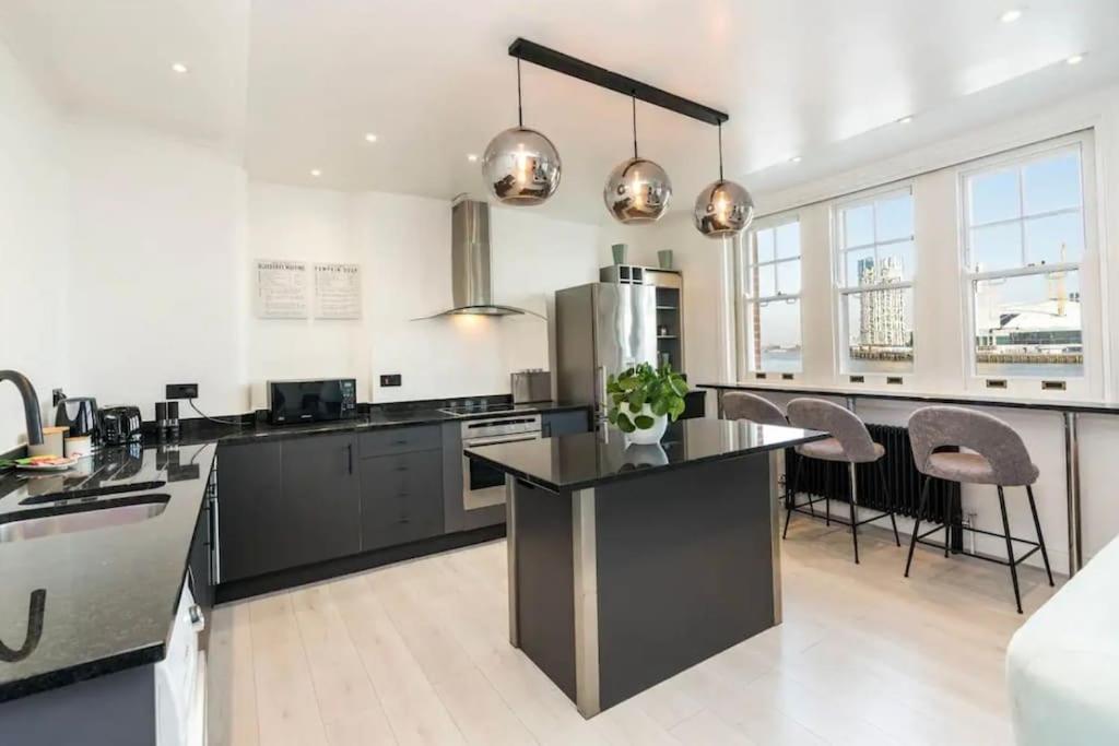 3 X Bedroom Riverside Flat With Hot Tub On Roof Terrace London Exterior foto