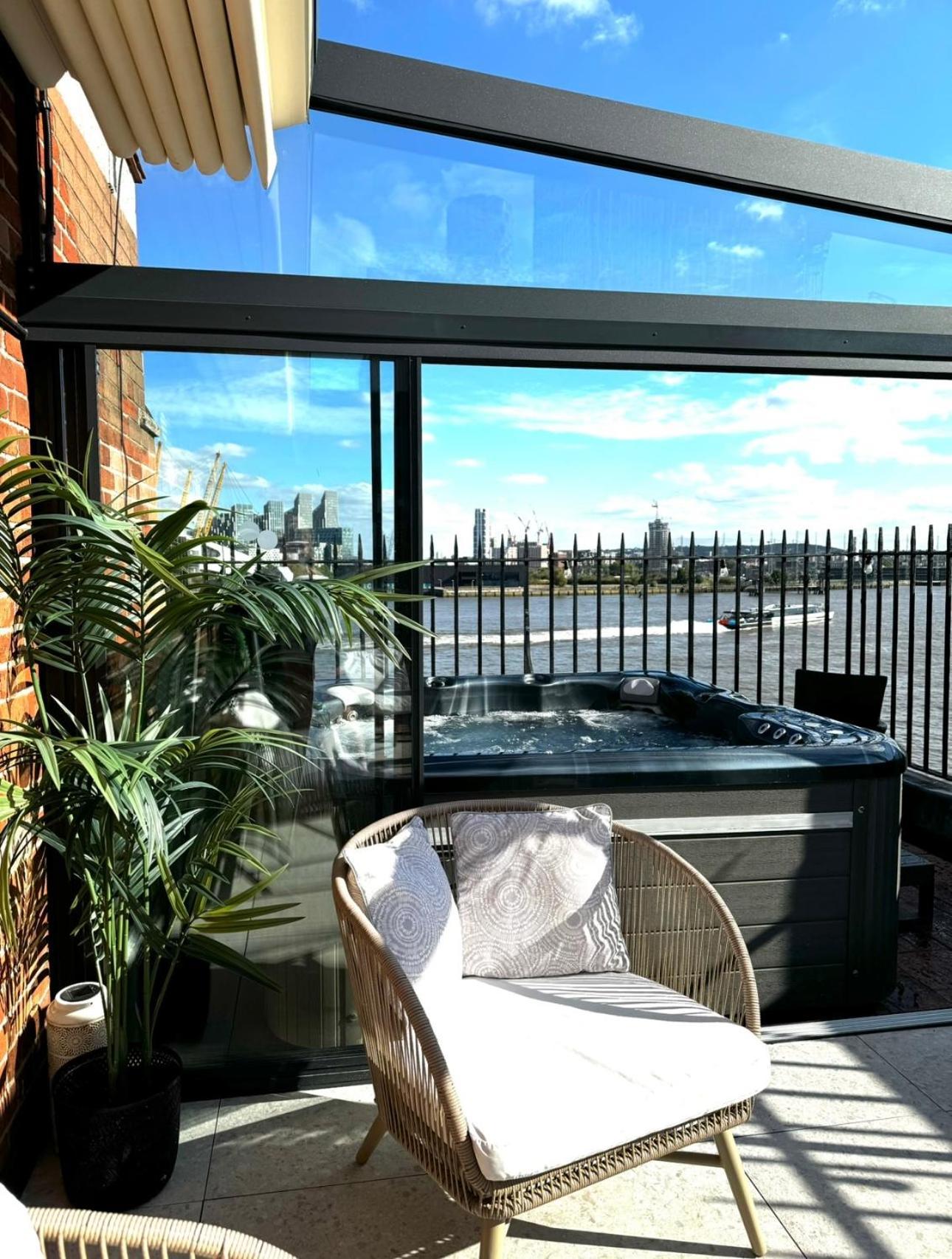 3 X Bedroom Riverside Flat With Hot Tub On Roof Terrace London Exterior foto
