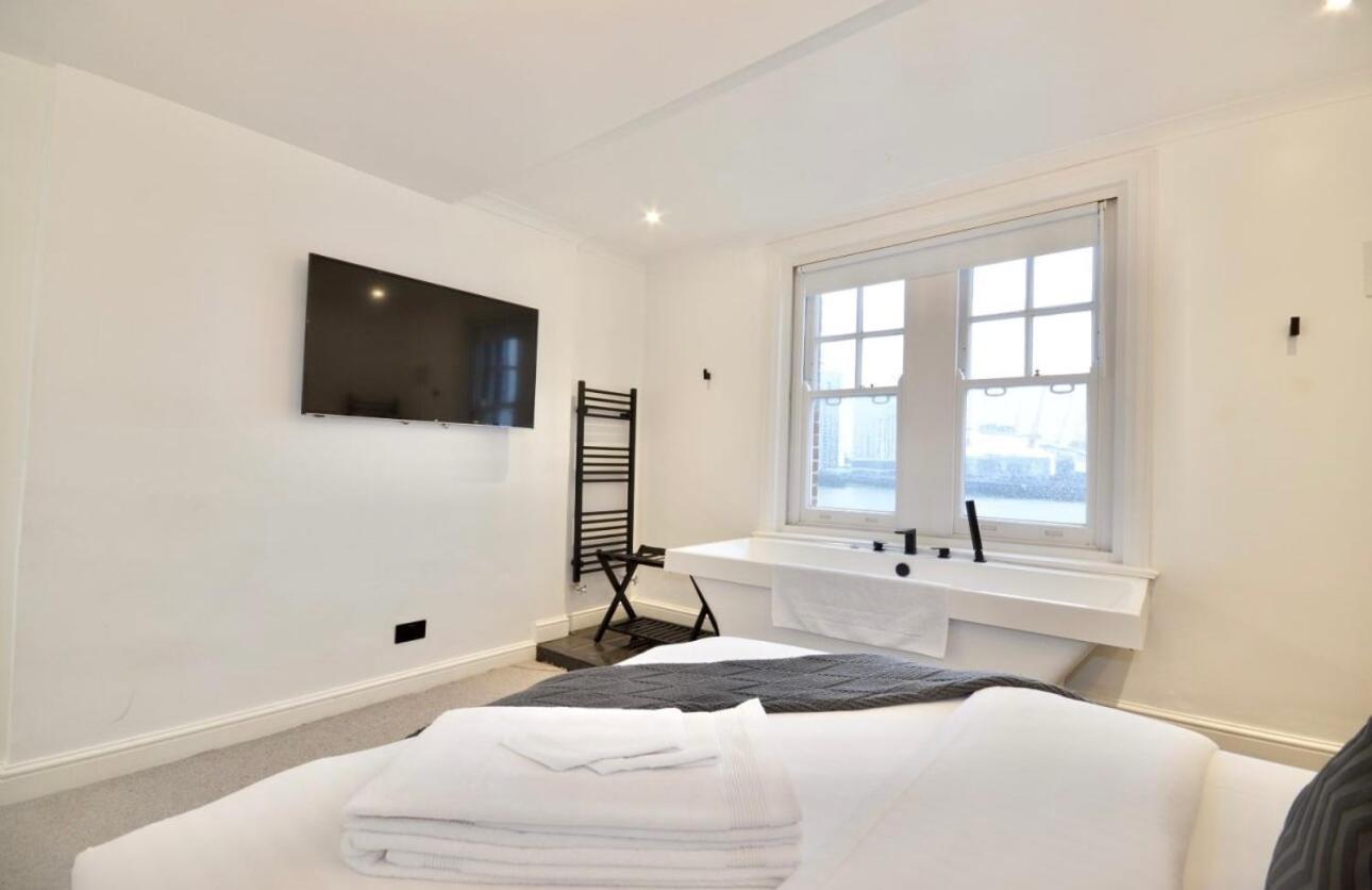 3 X Bedroom Riverside Flat With Hot Tub On Roof Terrace London Exterior foto